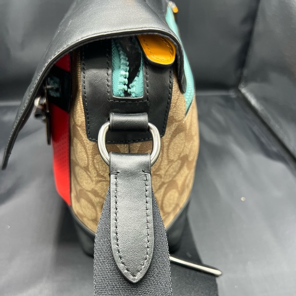 Coach Terrain Bike Bag in signature canvas - Picture 9 of 12